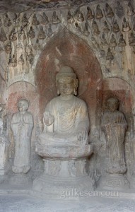 Wan-fo-tung Mağarası'ndaki büyük Buda heykeli