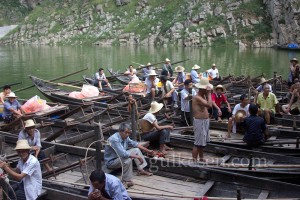Shennong Nehri'nde Tujia kürekçileri
