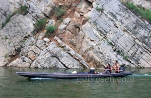 Shennong Nehri'nde bir tekne.